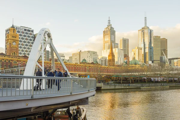 Melbourne paisagem urbana perto do pôr do sol — Fotografia de Stock