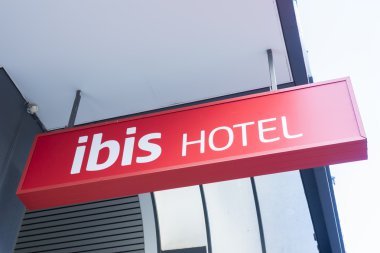 The ibis hotel logo clipart
