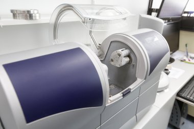 Cad/Cam diş bilgisayar destekli makine