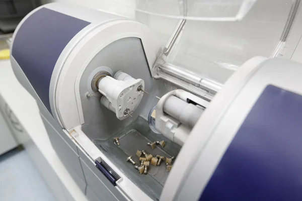 Maszyna wspomaganego komputerowo stomatologicznego CAD/CAM — Zdjęcie stockowe