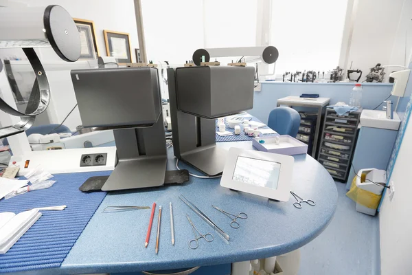 Porselein oven in een hightech tandheelkundige laboratorium — Stockfoto