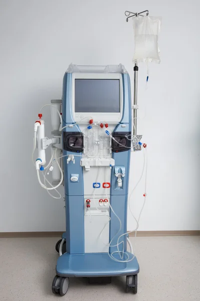 Máquina de hemodiálisis con tubos e instalaciones —  Fotos de Stock