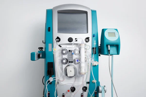 Máquina de hemodiálisis con tubos e instalaciones — Foto de Stock