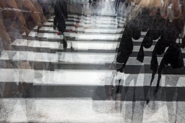 A yol geçiş insanlar