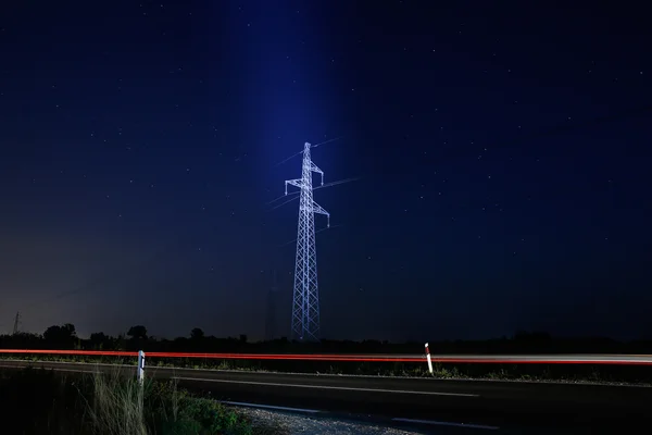 Mast und Verkehr — Stockfoto