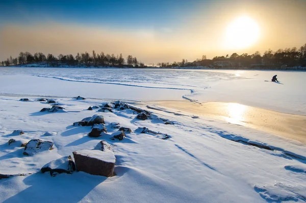 Середній захід сонця в полярному ландшафті — стокове фото