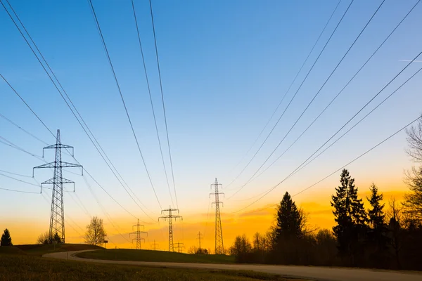 Elektriciteitsleidingen — Stockfoto