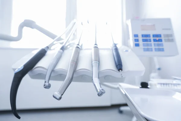 Tandheelkundige behandeling tools — Stockfoto