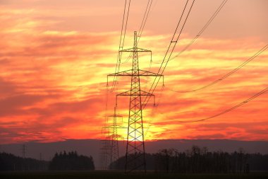 pilon ve elektrik