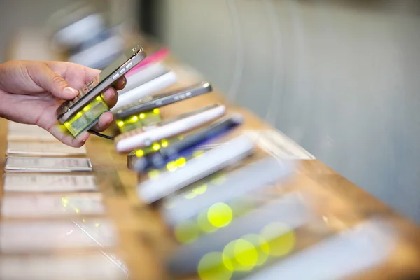 Buying  smartphone — Stock Photo, Image