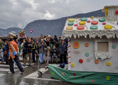 Karnaval ev gingerbread.