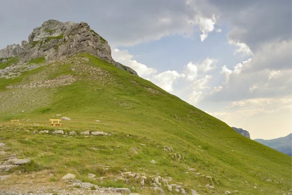Durmitor yolcuları için tezgah.