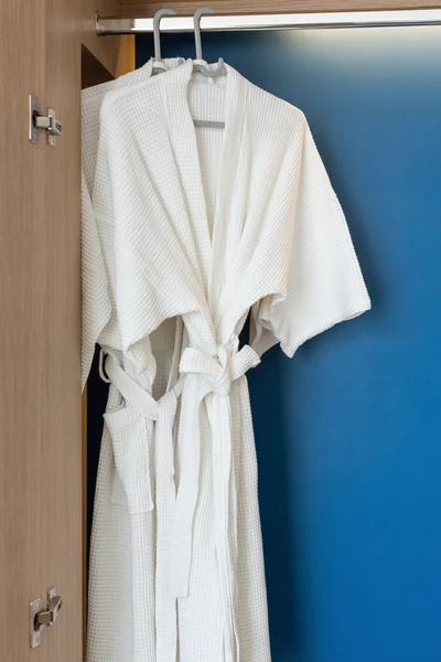 Dois vestido de banho branco — Fotografia de Stock