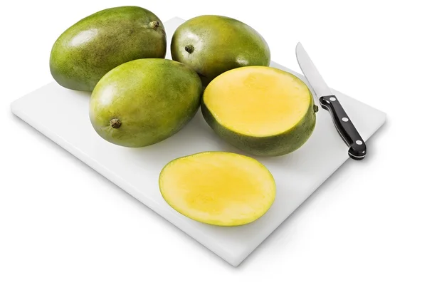 Mango φρούτα που απομονώνονται σε λευκό φόντο — Φωτογραφία Αρχείου