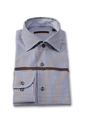 kırpma yolu ile beyaz bir arka plan üzerinde izole erkek gömlek