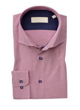 kırpma yolu ile beyaz bir arka plan üzerinde izole erkek gömlek