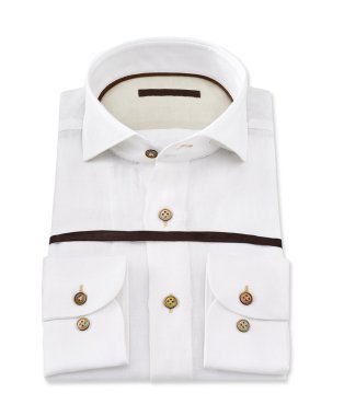 kırpma yolu ile beyaz bir arka plan üzerinde izole erkek gömlek