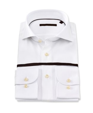 kırpma yolu ile beyaz bir arka plan üzerinde izole erkek gömlek