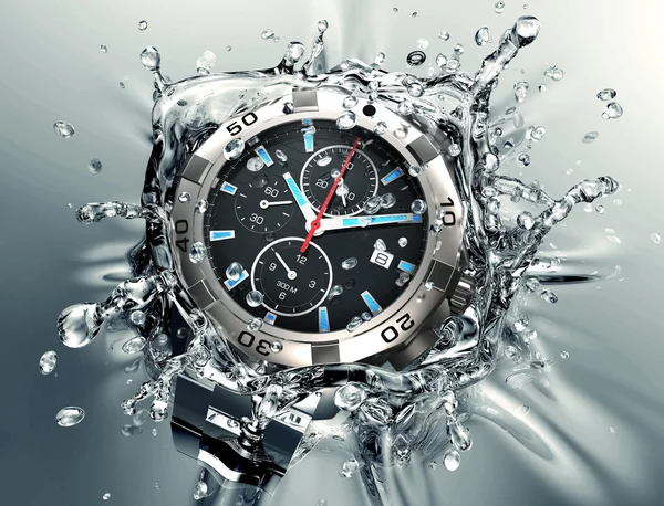 水にしぶきの腕時計 — ストック写真