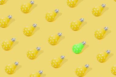 Sarı ve yeşil balon ampullü en az yaratıcı model..