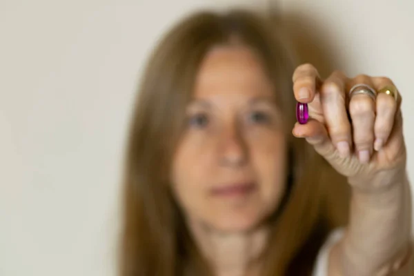 Woman Holding Medicine Capsule Tablet Her Hand — Stock Photo, Image