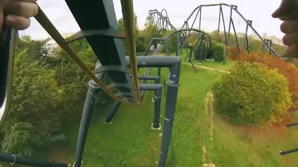 Speed rides in amusement park — Stock Video