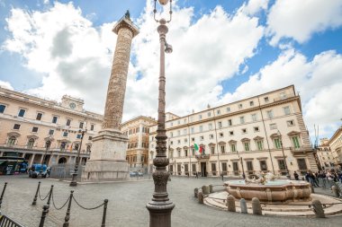 Piazza Colonna Roma