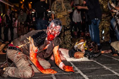 Zombi Cadılar Bayramı geçit töreni