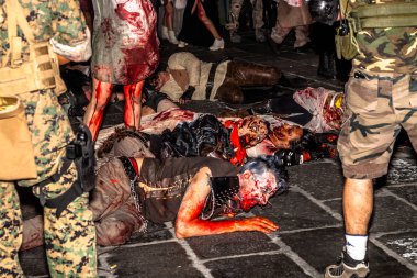 Zombi kıyamet geçit töreni