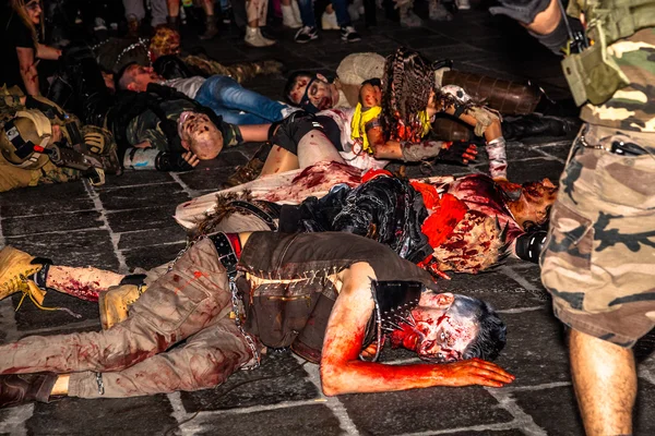 Zombi kıyamet geçit töreni