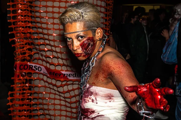 Zombie con catene — Foto Stock