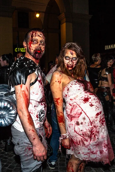 Zwangere vrouw zombie — Stockfoto