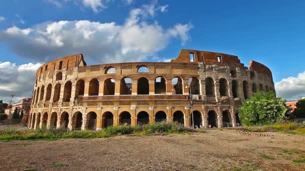 Koloseum v slunci — Stock video
