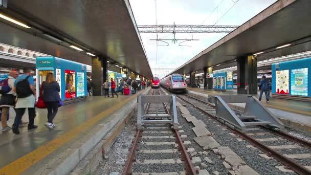 Estación Roma Termini tren — Vídeo de stock