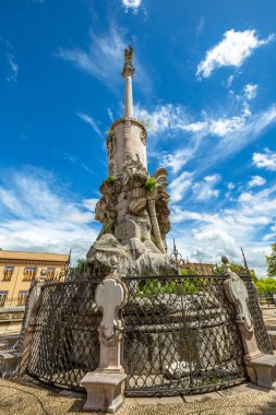 Triunfo de San Rafael Anıtı