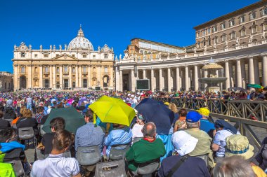 St. Peter's Basilica insanlarda