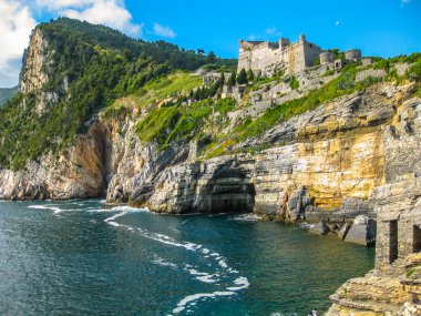 Portovenere Byron'ın mağara