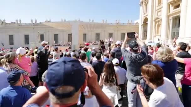 Papst in San Pietro — Stockvideo