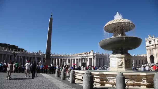 San Pietro szökőkút tér — Stock videók