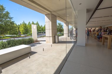 Apple Store Cupertino