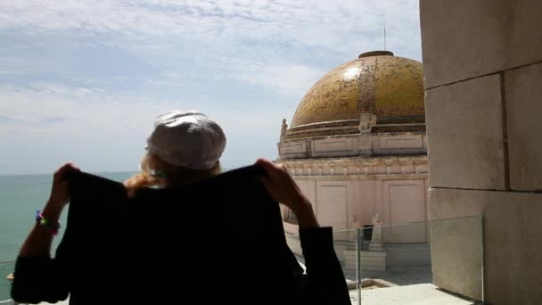 Mujer en Cádiz España — Vídeos de Stock