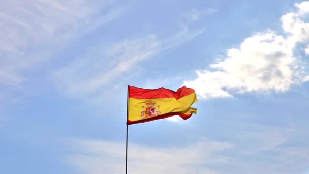 Bandera de España en el cielo — Vídeo de stock