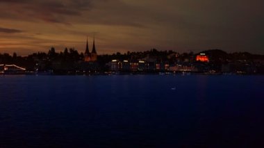 Lucerne şehir manzarası gecesi