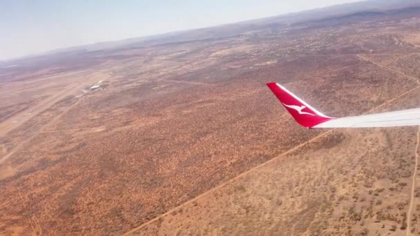 Quanta letadlo v poušti Alice Springs — Stock video