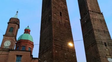 Two towers Bologna at night