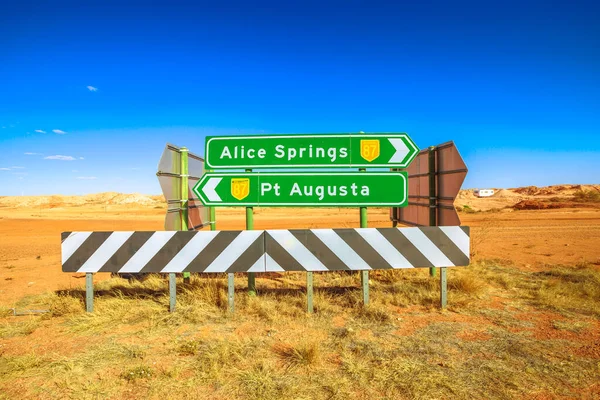 Alice Springs routebeschrijving verkeersbord — Stockfoto