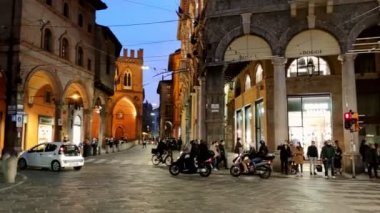 İtalya 'da sosyal mesafeli salgın Covid-19