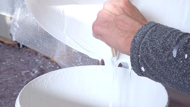 Draining paint roller SLOW MOTION — Stock Video