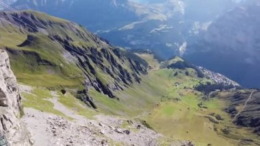 Schilthorn 'da kristal zemin askıya alındı