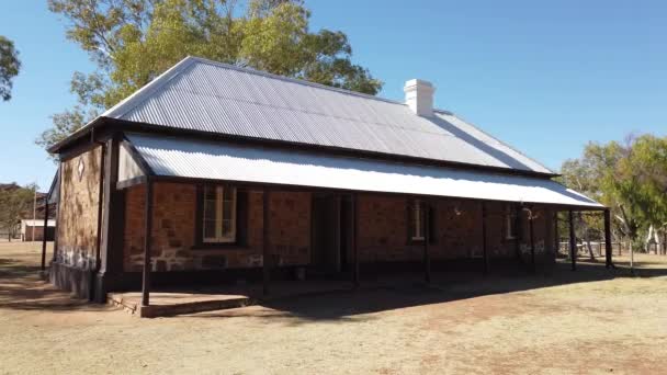 Edificios de la estación telegráfica Alice Springs — Vídeo de stock